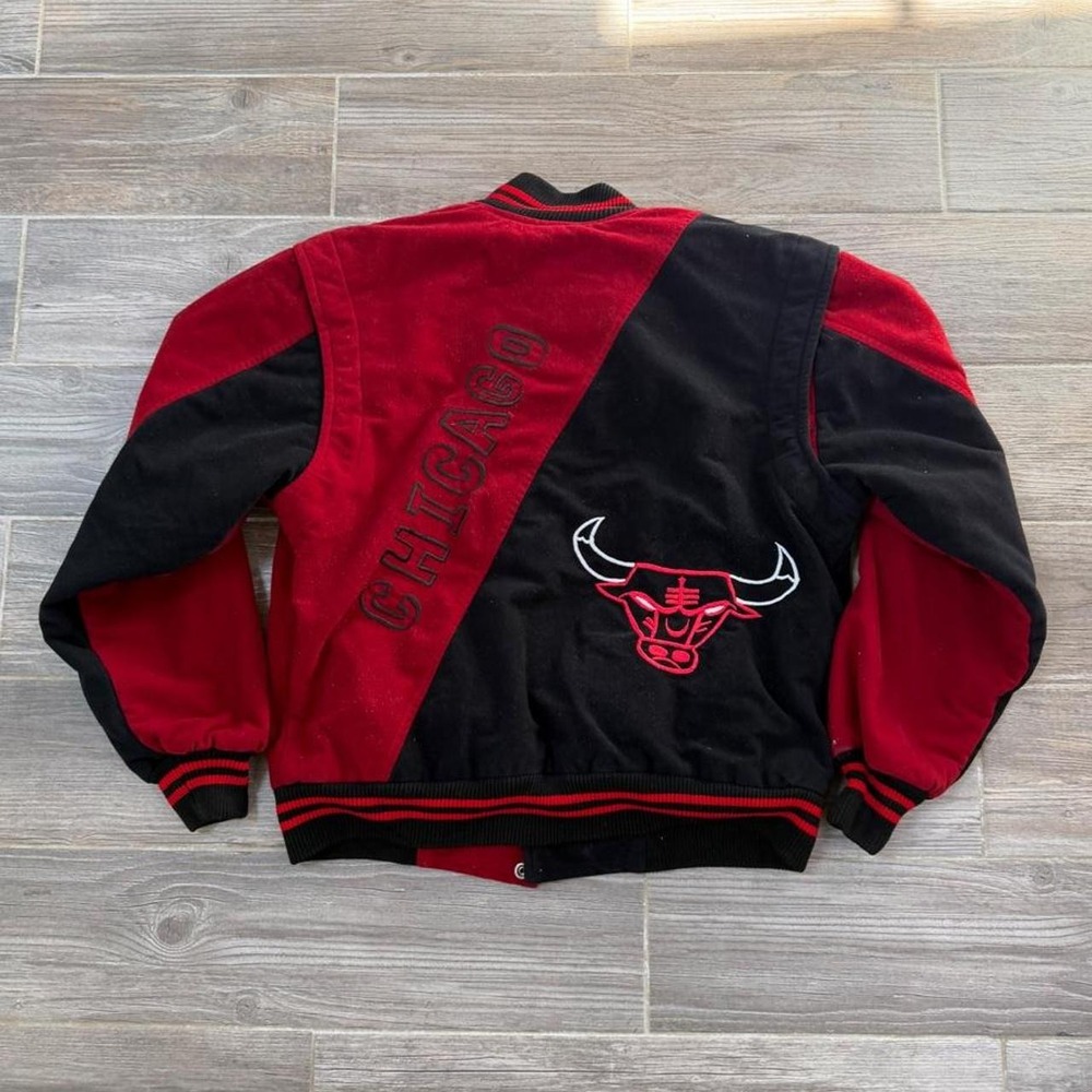 Vintage 90s starter type Chicago Bulls red and black varsity jacket size M